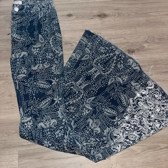 Free People Float On Flares in Printed Paisley - Picture 4 of 4